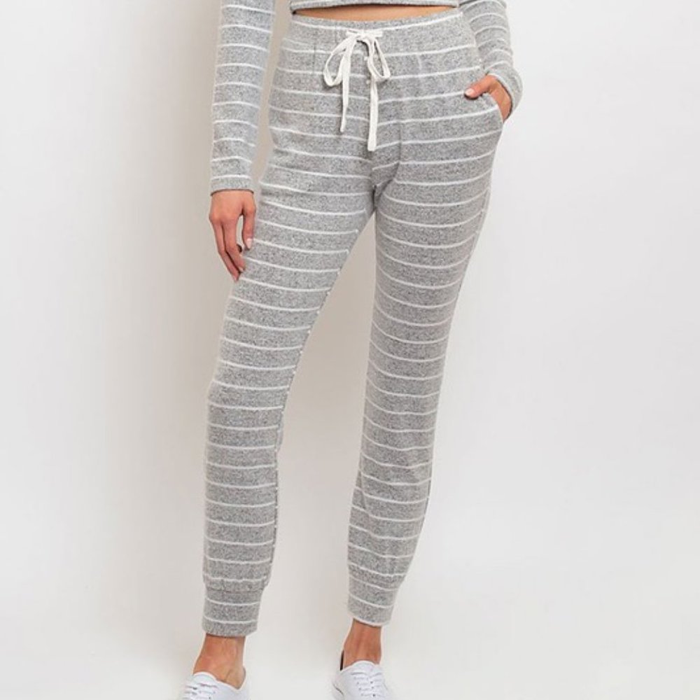 GRAY STRIPED LOUNGE SET - Picture 3 of 4